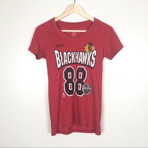 NHL Blackhawks men’s graphic tee